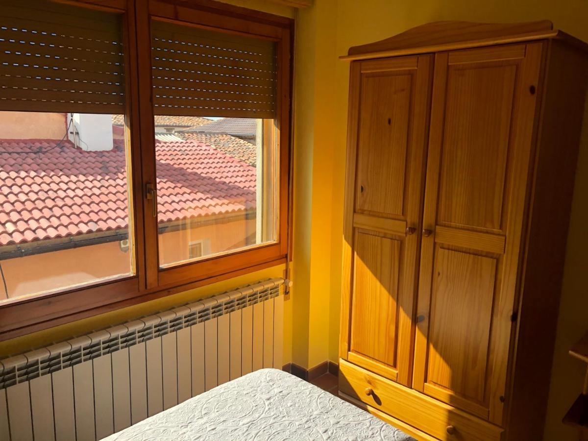 Bar Hostal Torralba De Los Sisones エクステリア 写真