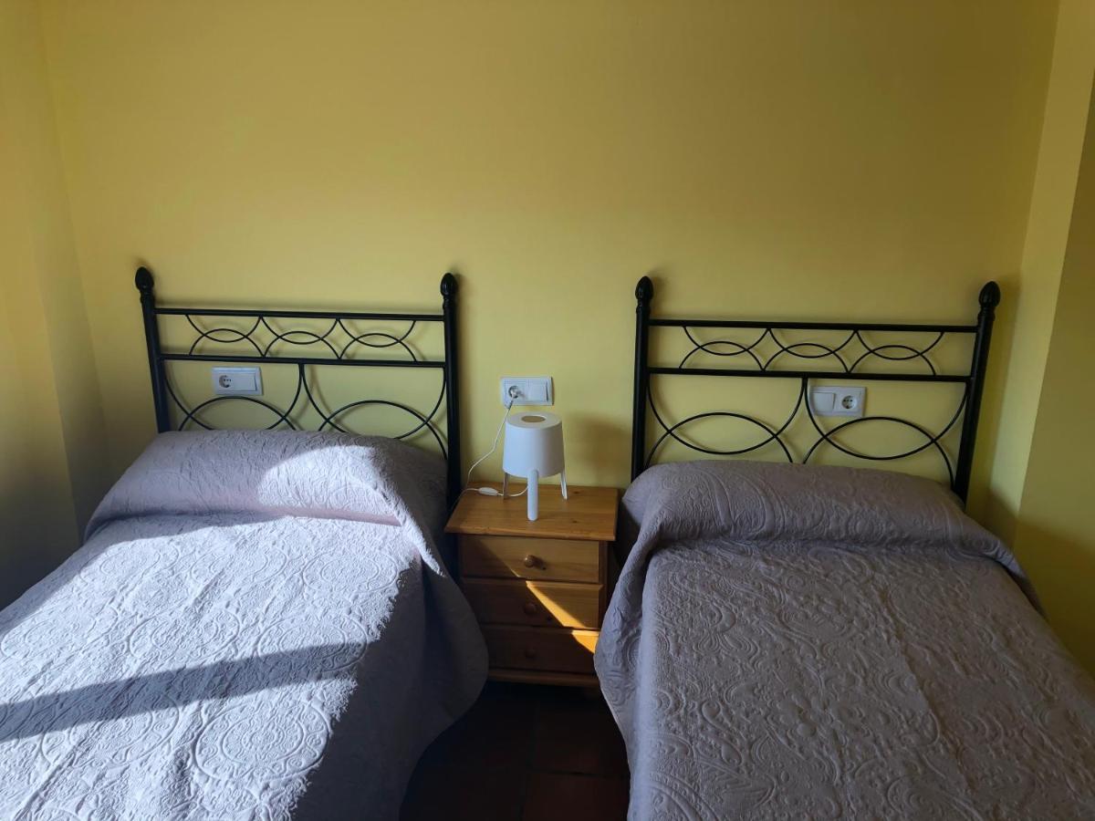 Bar Hostal Torralba De Los Sisones エクステリア 写真